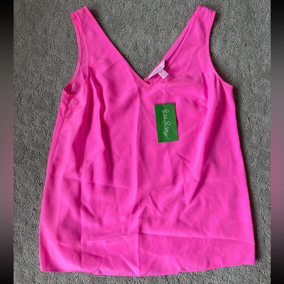 Lilly Pulitzer Tops - NWT Tropical Pink Lilly Pulitzer Top | BRAND NEW